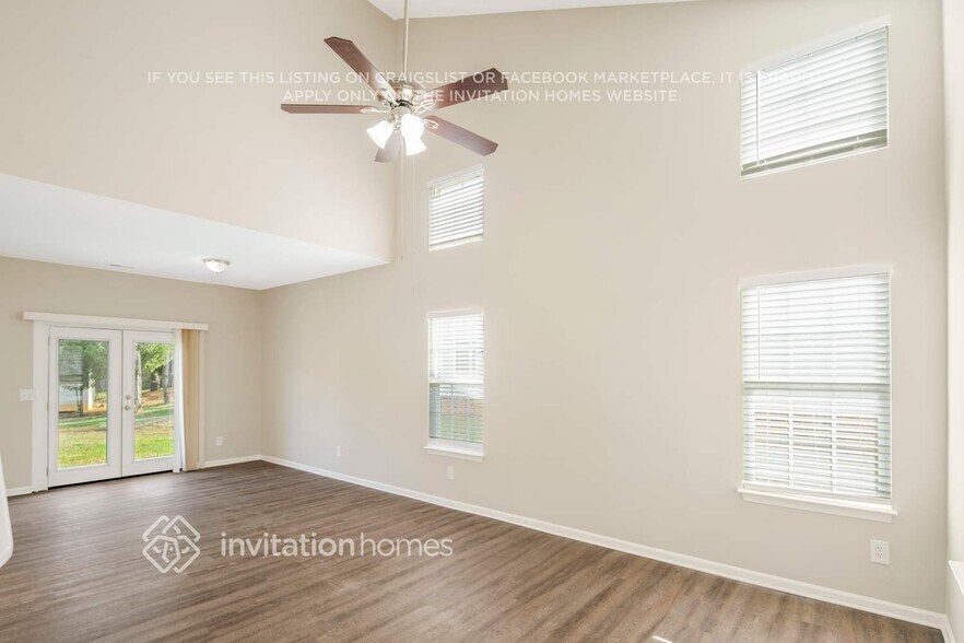 Building Photo - 3732 Bullard St