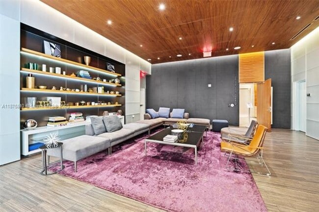 Building Photo - 88 SW 7th St