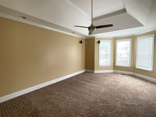 Building Photo - 1319 Hawksmoor Way