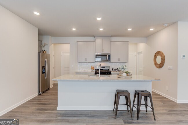 Building Photo - 1325 Lyon Wy Dr