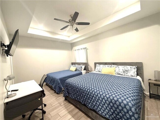 Building Photo - 1303 W Heritage Dr