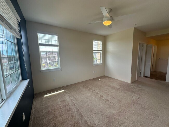 Building Photo - Welcome to the second city of Kapolei. Thi...