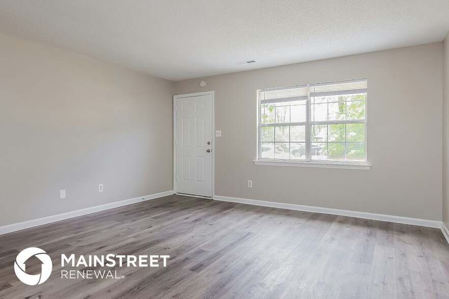Building Photo - 413 Pineland Ave