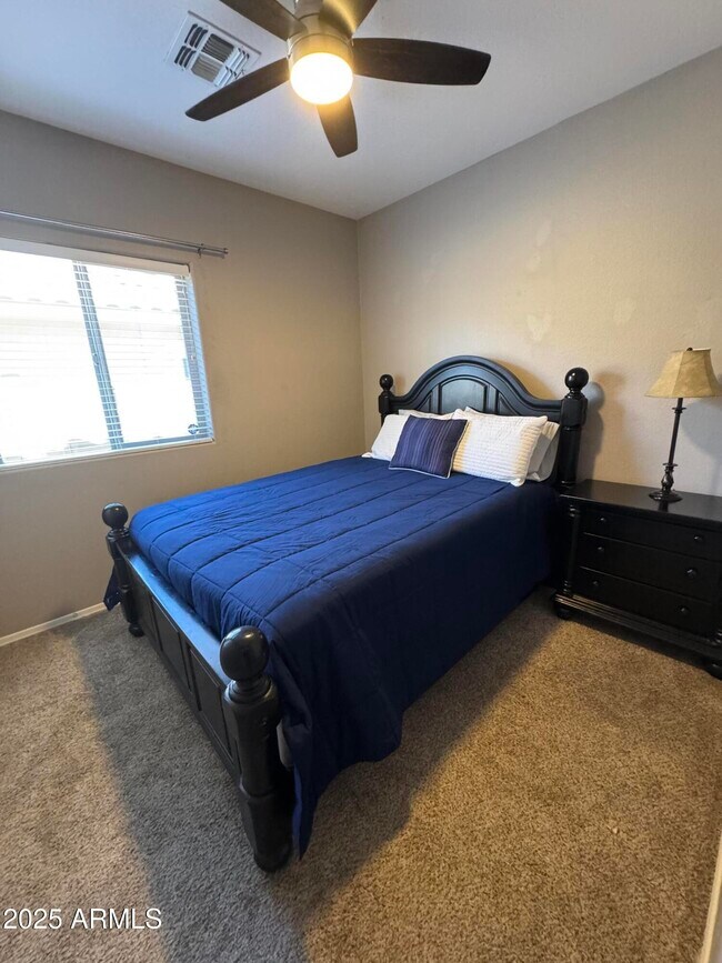 Building Photo - 949 E Indian Wells Pl