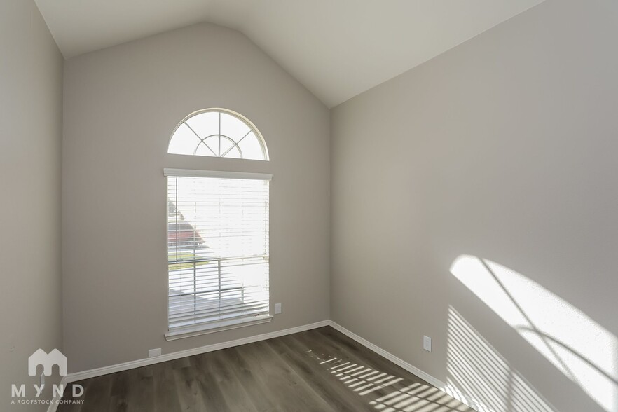 Building Photo - 515 Bristlecone Dr