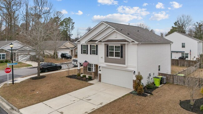 Building Photo - 301 Ginger Dr