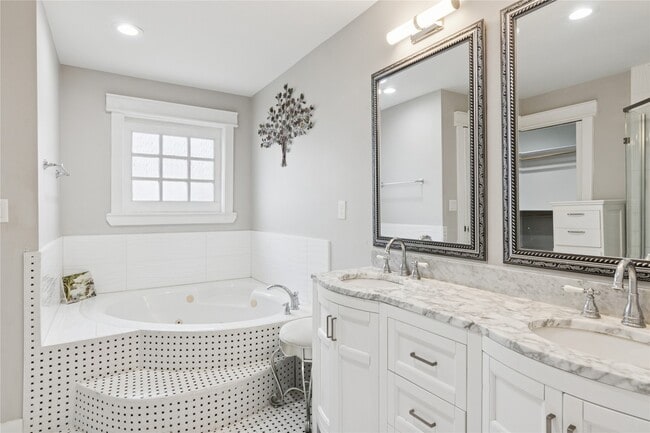 Building Photo - 1910 East Ave