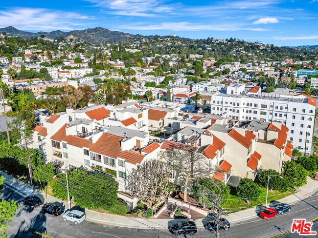 Building Photo - 1900 Vine St