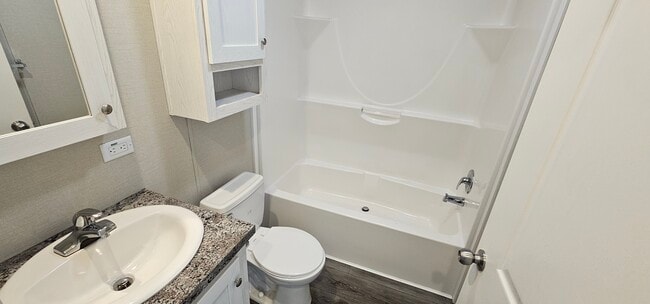 Building Photo - 178 Magnolia Pl