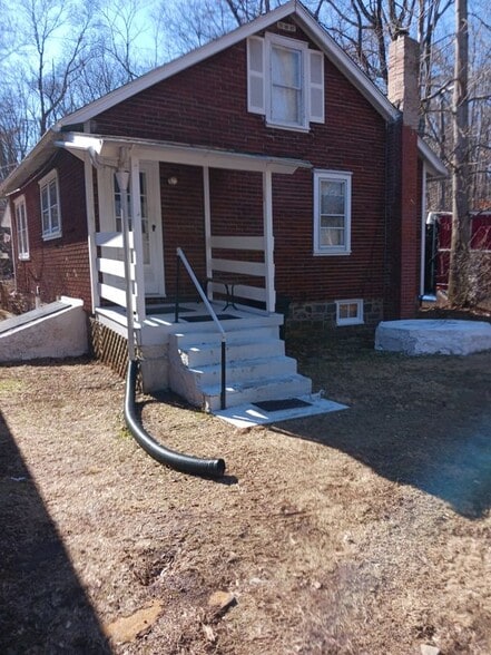 Building Photo - 2107 N Rockhill Rd