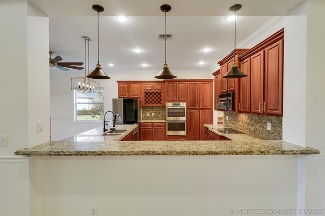 Building Photo - 11340 SW Vanderbilt Cir