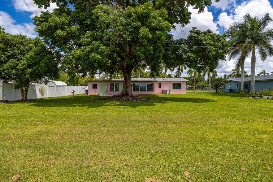 Building Photo - 1442 Olmeda Way