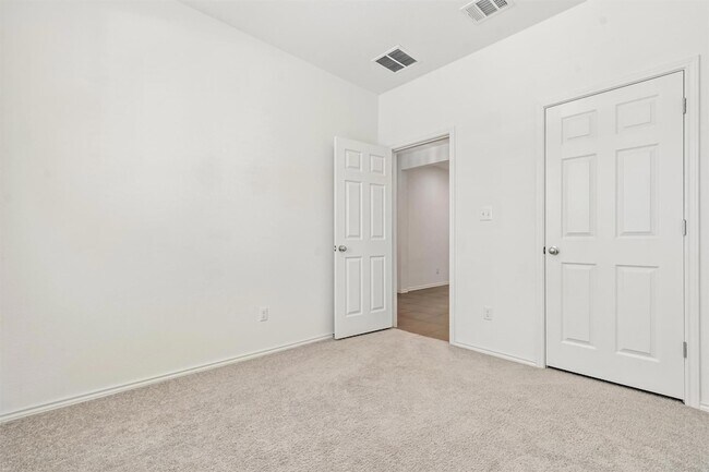 Building Photo - 533 Sweetwood Ln