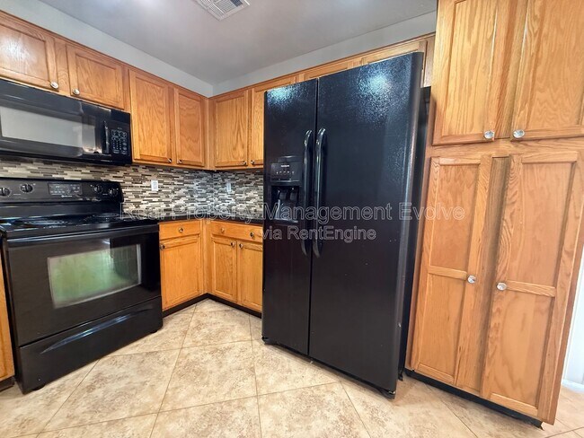 Building Photo - 22621 W Yavapai St