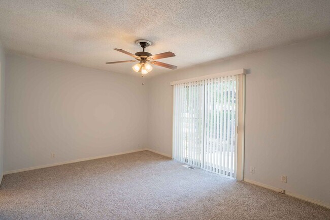 Building Photo - S Joplin Ave Duplex