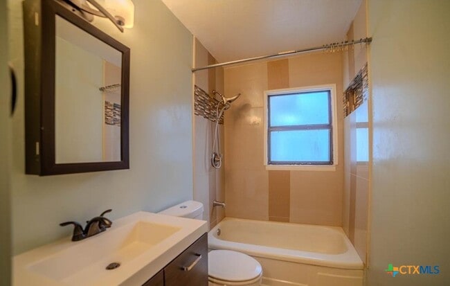 Building Photo - 506 Goodnight Dr