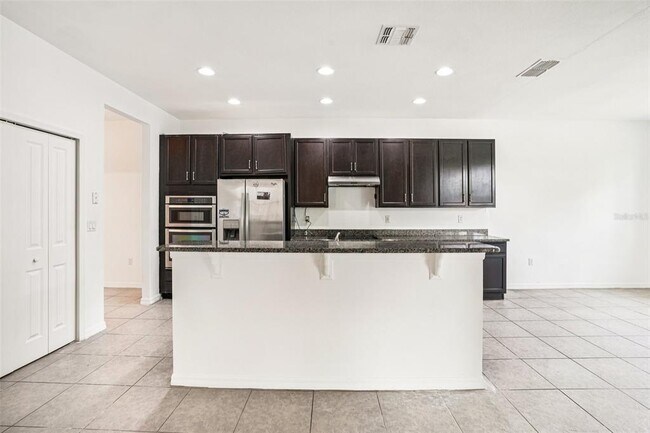 Building Photo - 1211 Canyon Oaks Dr