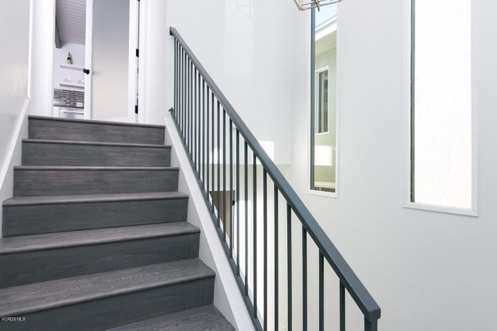 Building Photo - 133 Anacapa Ave