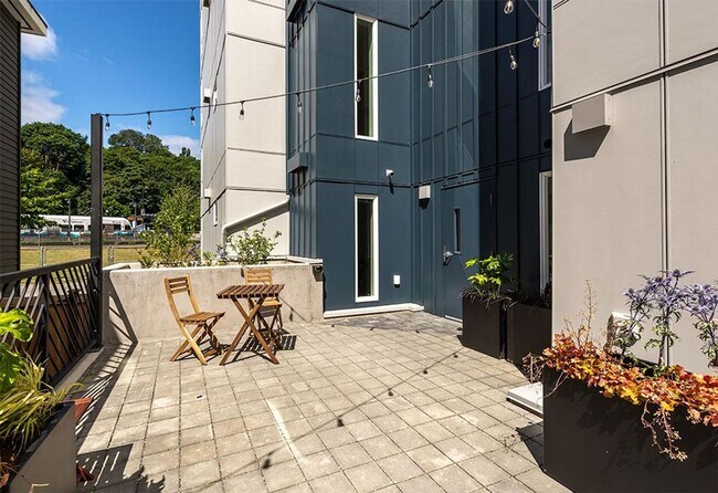 Interior Photo - Vale Studios