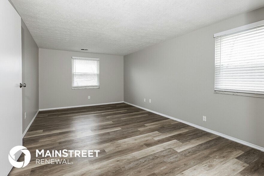 Building Photo - 2535 Stonington Ave