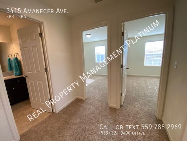 Building Photo - $2,500 Ashlan & Leonard 3 Bedroom + Solar ...