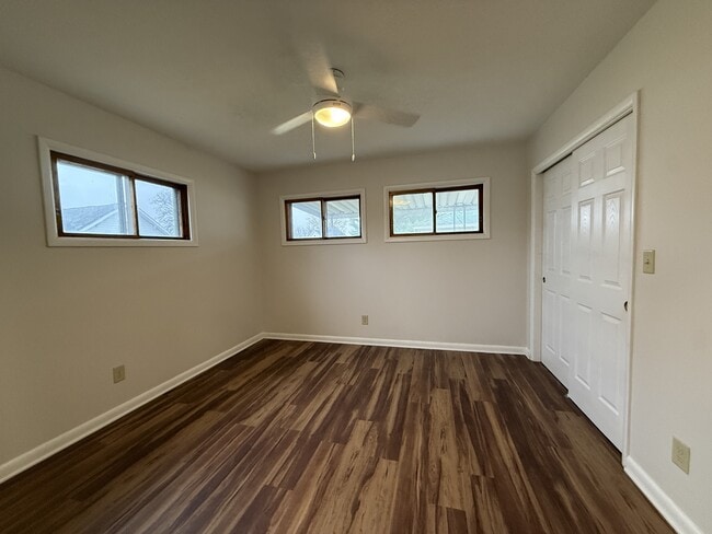 Building Photo - 211 E Park St