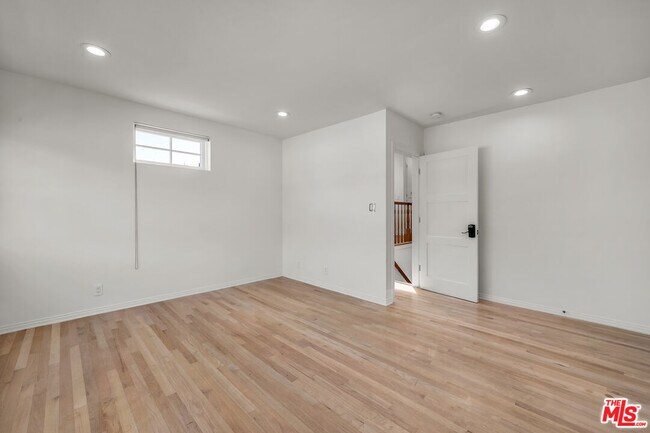 Building Photo - 1521 Midvale Ave