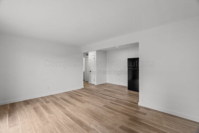 Building Photo - 2551 Mary Ave