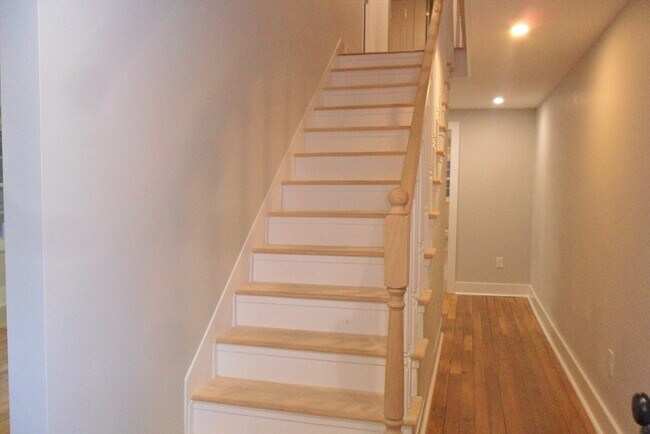 Building Photo - 400 Concord St