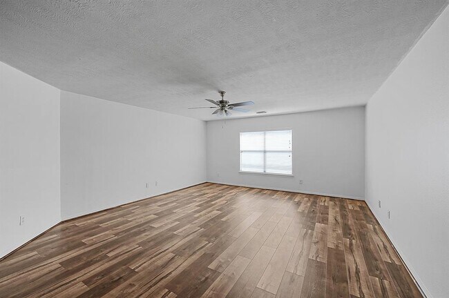 Building Photo - 8803 Peach Oak Crossing