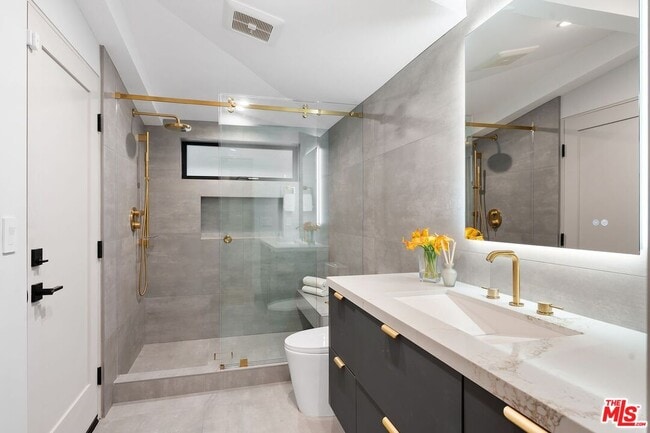 Building Photo - 4943 Palomar Dr