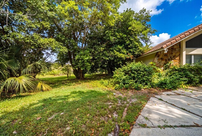 Building Photo - 4020 NW 101st Dr