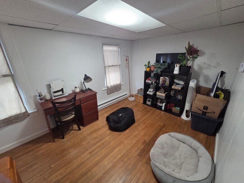 Building Photo - 400 Bennett St