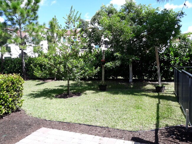 Building Photo - 4582 San Fratello Cir