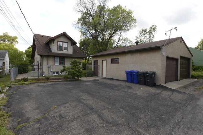 Building Photo - 707 Orange Ave E