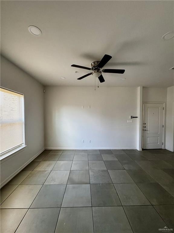 Building Photo - 8 Redbud E Ave