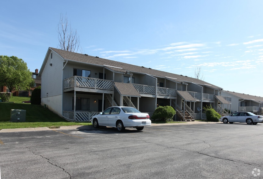 Building Photo - Gladstone Studios