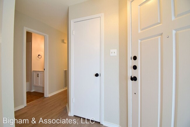 Building Photo - 3 br, 2 bath House - 12700 Lasalle Dr