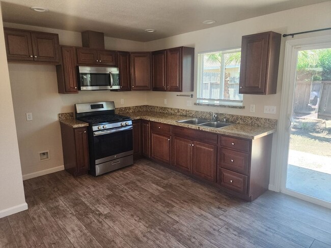 Building Photo - 2025 Durango Ln