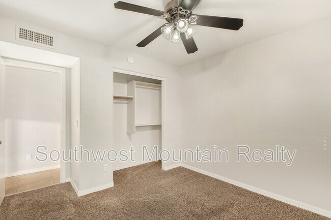 Building Photo - 1523 S Vine St