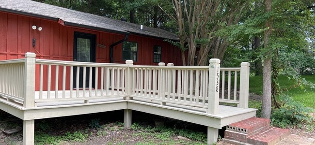 Building Photo - Cabin