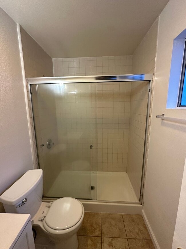 Building Photo - 564-568 7th St