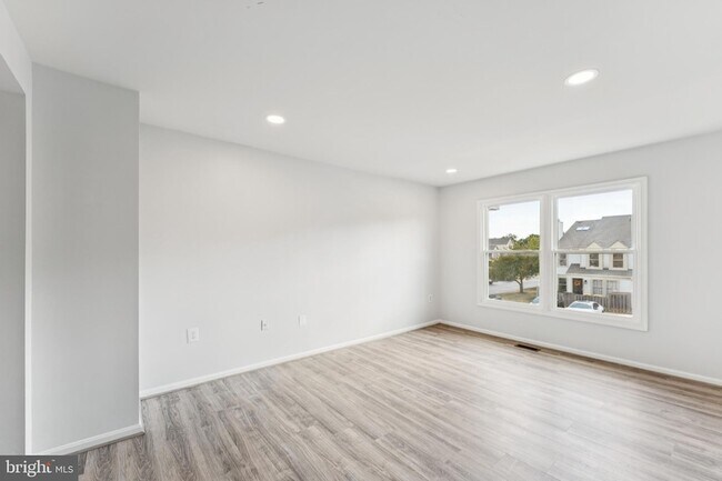 Building Photo - 7527 Belle Grae Dr