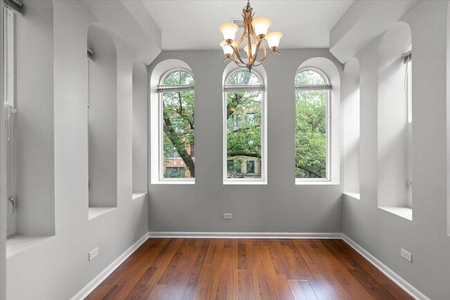 Building Photo - 7717 N Marshfield Ave