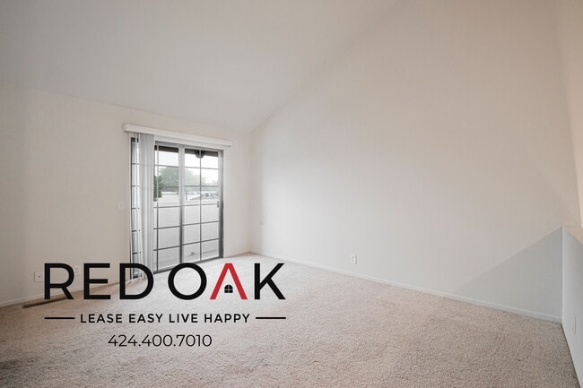 Building Photo - 4651 Cahuenga Blvd