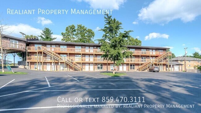 Building Photo - 2021 Cambridge Dr