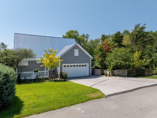 Building Photo - 645 Riva Ridge Rd