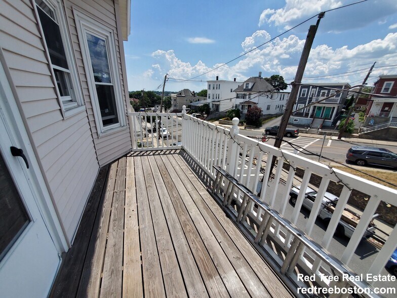 Building Photo - 31 Faywood Ave