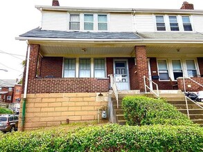 Building Photo - 3301 Parkview Ave