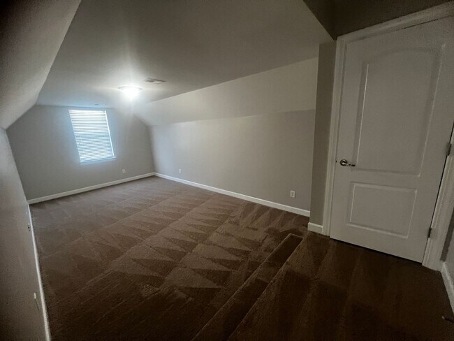 Building Photo - AVAILABLE NOW IN BRIGHTON WOODS!